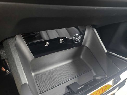 Used 2025 Audi Q6 e-tron Premium w/ Convenience Package image 31