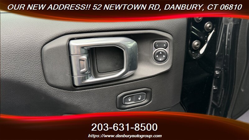 Used 2021 Jeep Wrangler Unlimited Sahara w/ Cold Weather Group AWD/4WD image 11