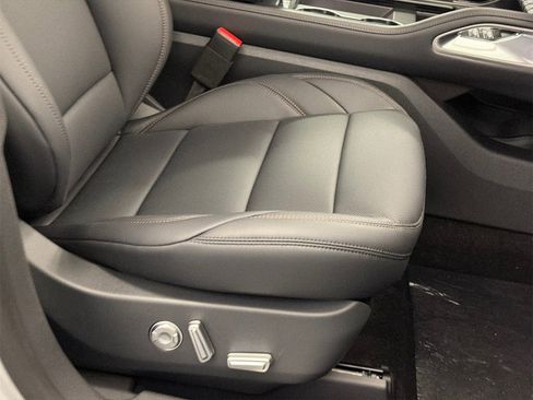 New 2026 Lincoln Nautilus Premier image 13