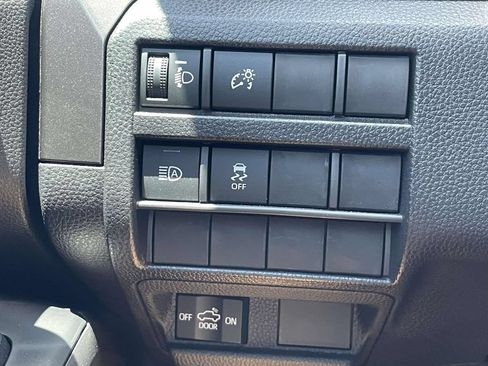 Used 2025 Toyota Tacoma SR5 AWD/4WD image 22
