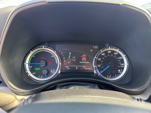Used 2023 Toyota Highlander LE AWD/4WD image 16