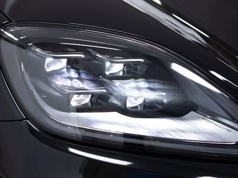 Certified 2026 Porsche Cayenne Coupe AWD/4WD image 16