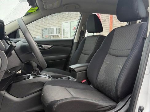 Used 2017 Nissan Rogue S AWD/4WD image 10
