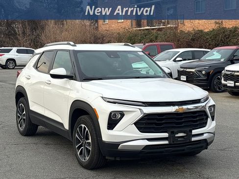 Used 2024 Chevrolet TrailBlazer LT image 4