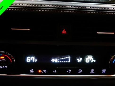 Certified 2023 Nissan Rogue SV w/ SV Premium B Package AWD/4WD image 17