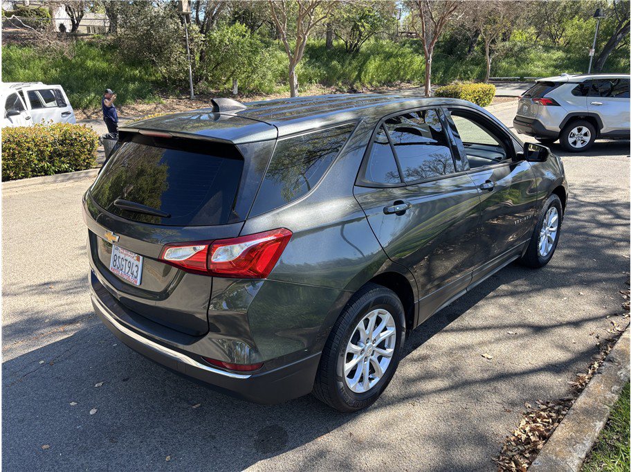 Used 2018 Chevrolet Equinox LS FWD image 5