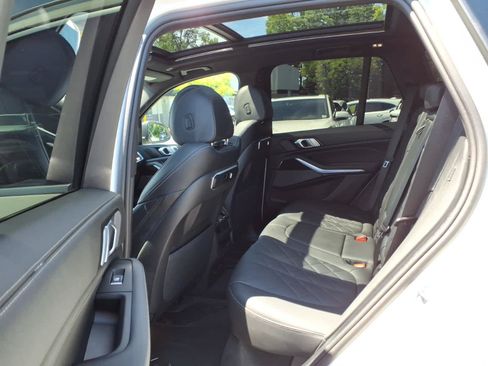 Used 2025 BMW X5 xDrive40i w/ Premium Package AWD/4WD image 21