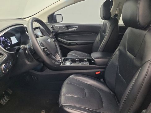 Used 2019 Ford Edge Titanium image 17