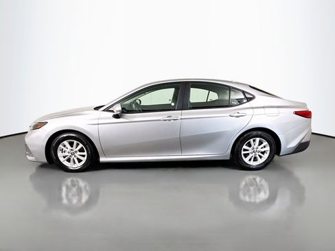 Used 2025 Toyota Camry LE FWD image 6
