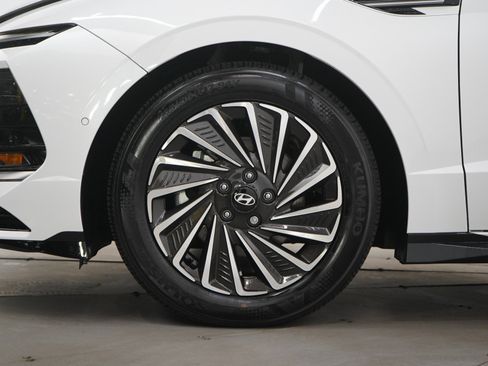 Certified 2025 Hyundai Sonata Limited FWD image 28