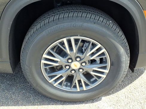 New 2026 Chevrolet Traverse LT w/ Enhanced Driving Package FWD image 4