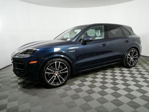 New 2026 Porsche Cayenne AWD image 2