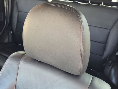 Used 2011 Ford Escape Limited w/ 301A Rapid Spec Order Code FWD image 21
