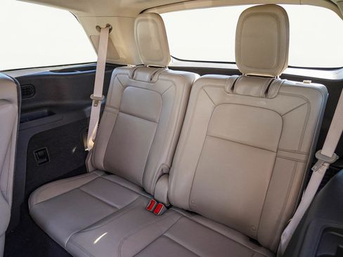 Used 2022 Lincoln Aviator Reserve w/ Equipment Group 201A image 23