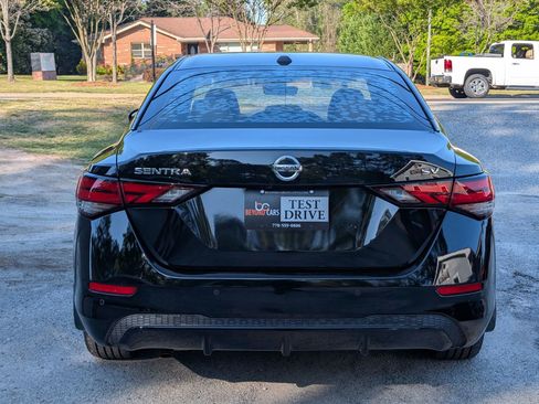 Used 2020 Nissan Sentra SV w/ SV Premium Package image 5