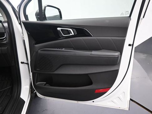 Certified 2025 Kia Carnival SX Prestige FWD image 23