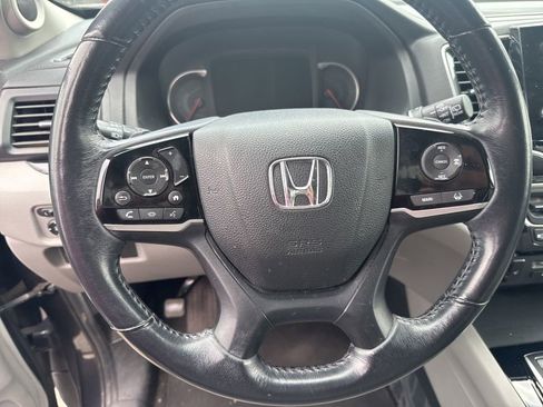 Used 2019 Honda Pilot Touring image 9