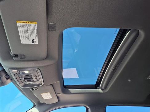 Certified 2025 GMC Sierra 1500 Denali image 5