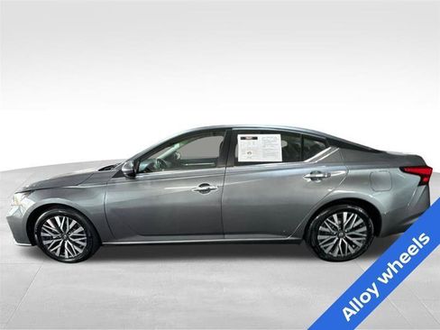 Used 2023 Nissan Altima 2.5 SV FWD image 8