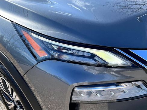 Used 2023 Nissan Rogue SV w/ SV Premium B Package image 32