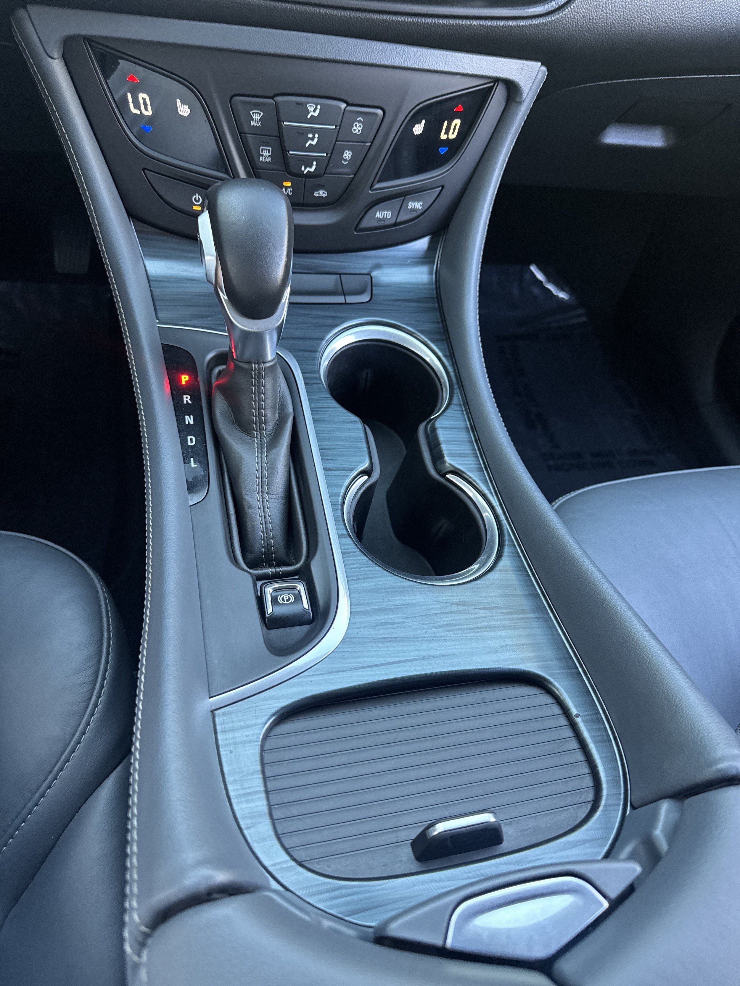 Used 2020 Buick Envision Essence AWD/4WD image 24
