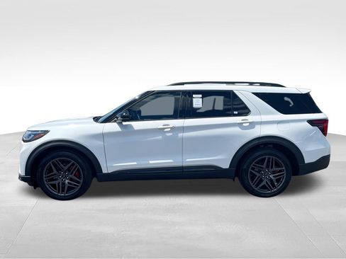 Used 2025 Ford Explorer ST AWD/4WD image 5