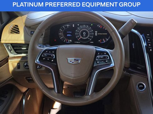 Used 2017 Cadillac Escalade Platinum image 28