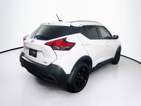 Used 2019 Nissan Kicks SV FWD image 9
