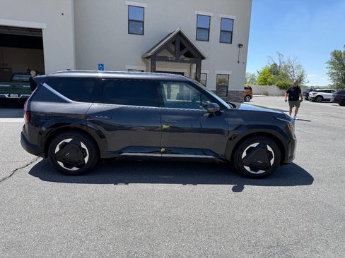 Used 2024 Kia EV9 Land AWD/4WD image 10