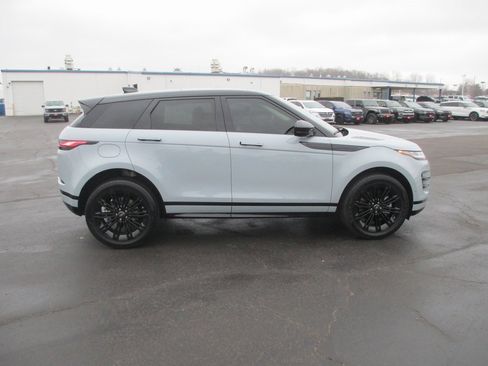 Used 2025 Land Rover Range Rover Evoque Dynamic SE image 4