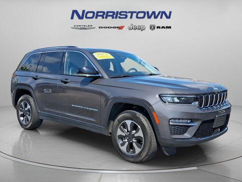 Used 2023 Jeep Grand Cherokee 4WD 4xe image 1