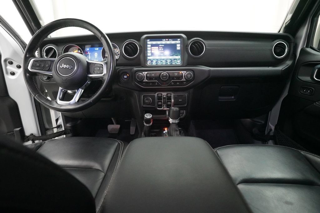 Used 2022 Jeep Wrangler Unlimited Sahara w/ LED Lighting Group AWD/4WD image 5