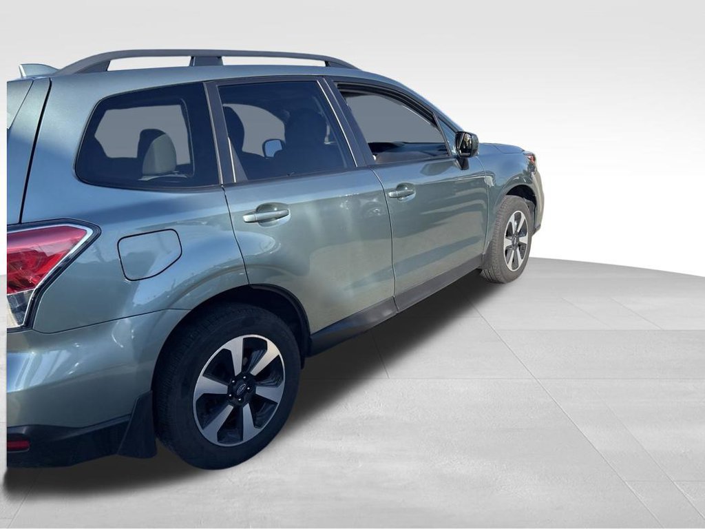 Used 2018 Subaru Forester 2.5i Premium w/ All-Weather Package AWD/4WD image 8