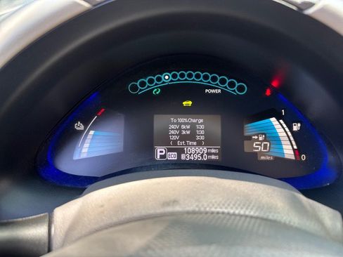 Used 2015 Nissan Leaf SV FWD image 41