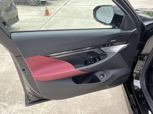 New 2026 BMW i5 eDrive40 w/ M Sport Package RWD image 8