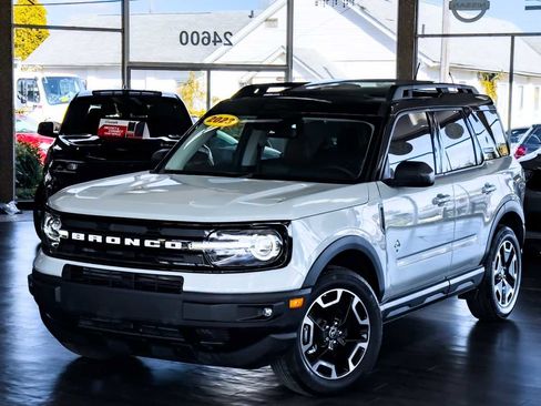 Used 2023 Ford Bronco Sport Outer Banks w/ Tech Package image 8