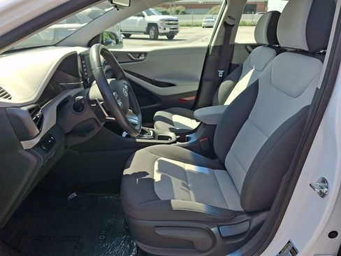 Used 2020 Hyundai Ioniq SE FWD image 12