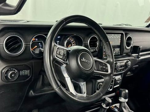 Used 2019 Jeep Wrangler Unlimited Sahara AWD/4WD image 35