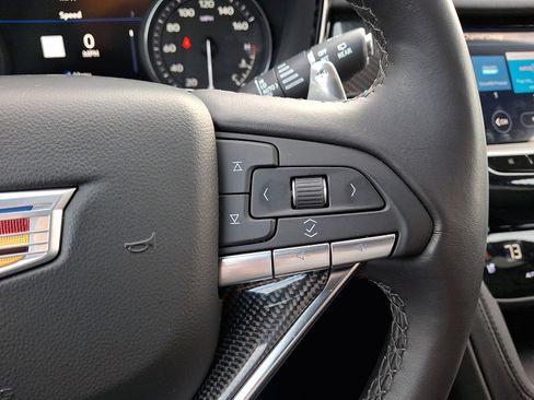 Used 2025 Cadillac XT6 Sport w/ Technology Package image 23