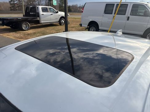 Used 2022 Honda Civic EX image 12