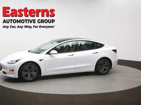 Used 2022 Tesla Model 3 Standard Range image 53
