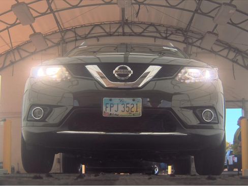 Used 2014 Nissan Rogue SL w/ SL Premium Package image 3