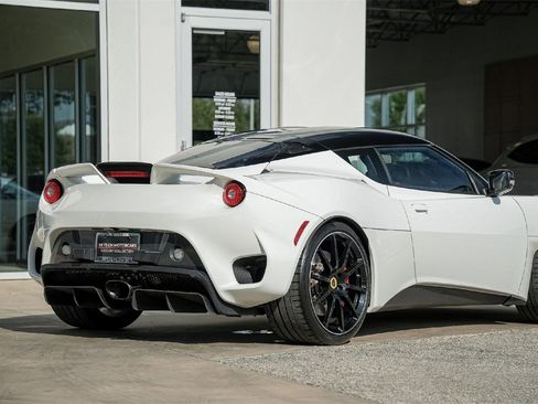 Used 2021 Lotus Evora image 8