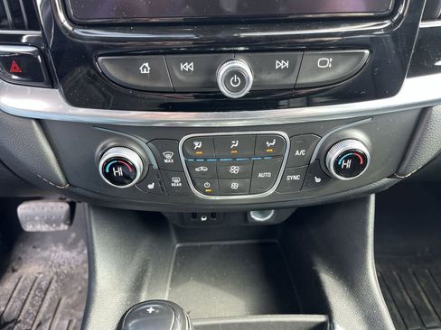Used 2019 Chevrolet Traverse LT image 17