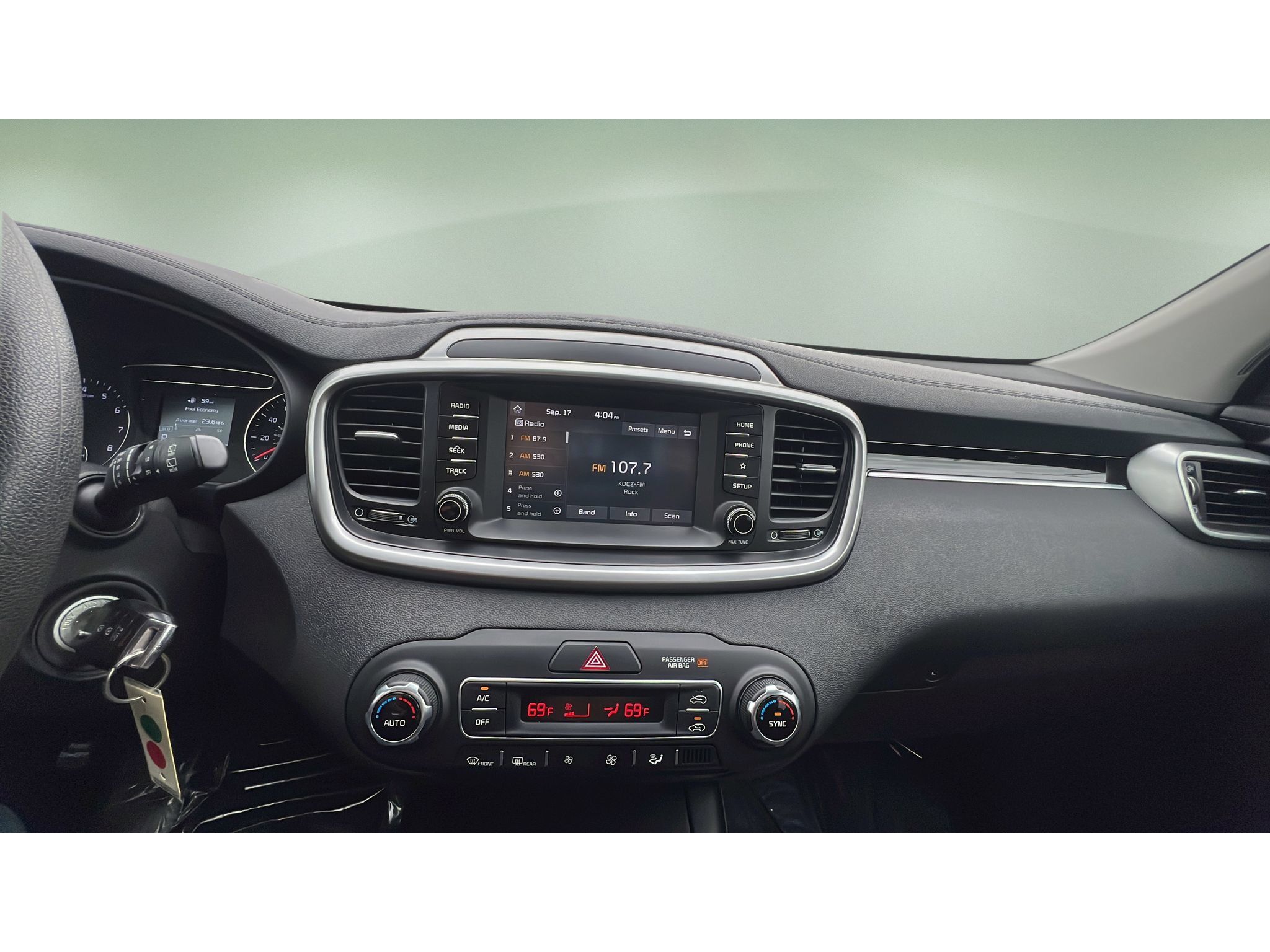 Used 2019 Kia Sorento AWD V6 image 17