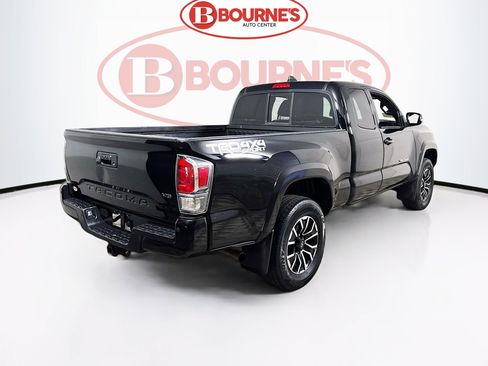 Used 2021 Toyota Tacoma TRD Sport image 9