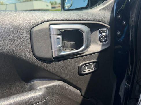 Certified 2025 Jeep Wrangler Sport AWD/4WD image 11