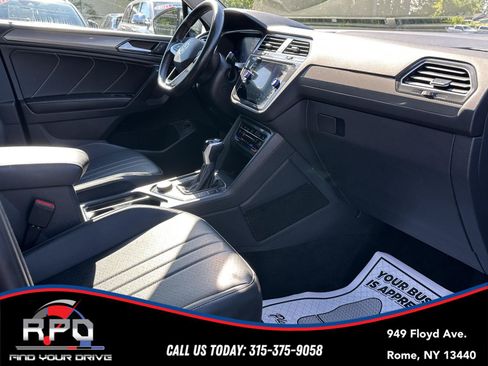 Used 2022 Volkswagen Tiguan SE AWD/4WD image 31