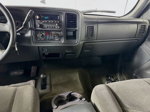 Used 2005 Chevrolet Silverado 1500 LS AWD/4WD image 24