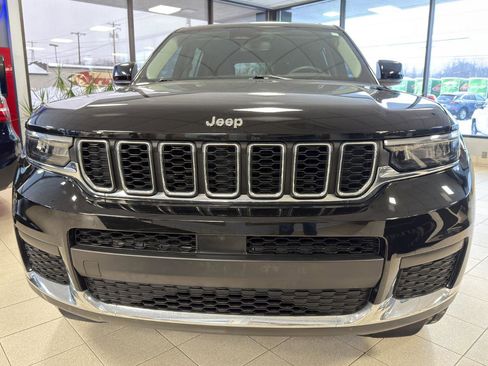 Used 2023 Jeep Grand Cherokee L Laredo w/ Trailer Tow Group (B) image 11